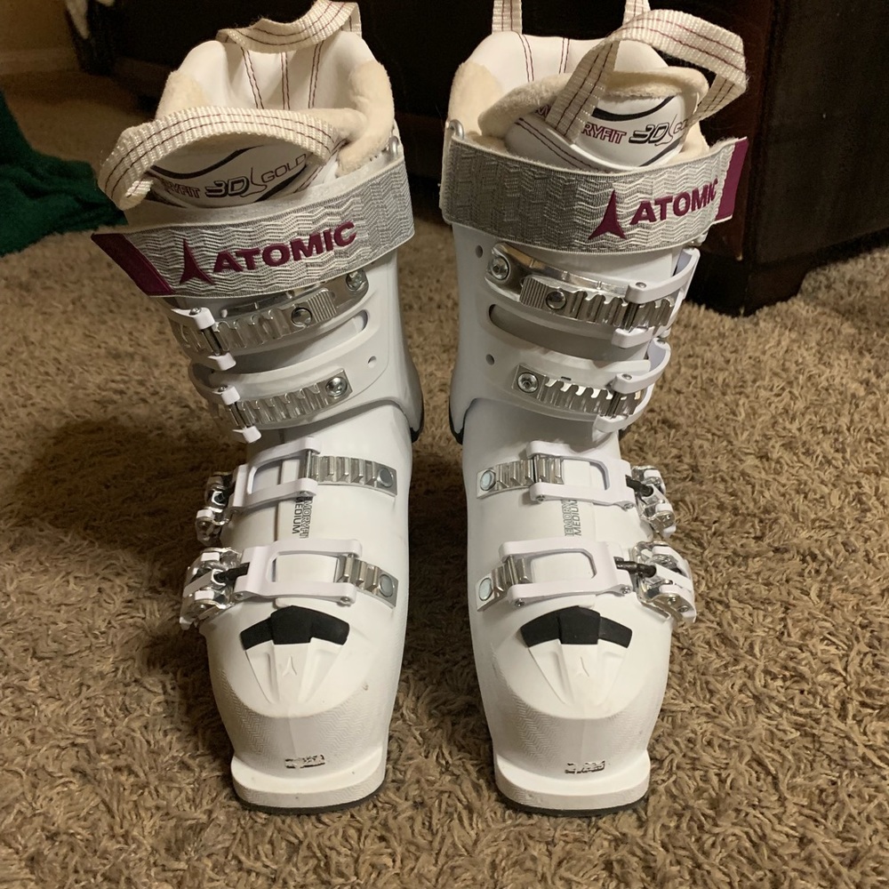 Atomic hawk pro 95 ski boots